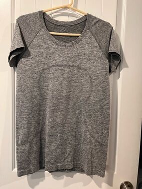 Lululemon Hip Length Swiftly shirt